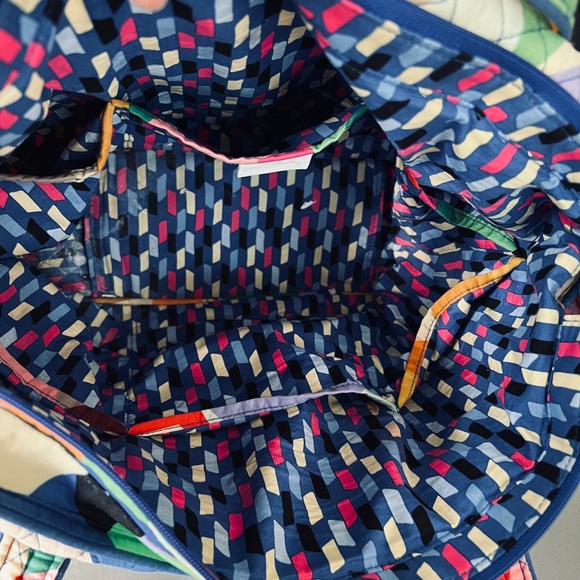 Vera Bradley multi-color zip top handbag - Picture 6 of 8